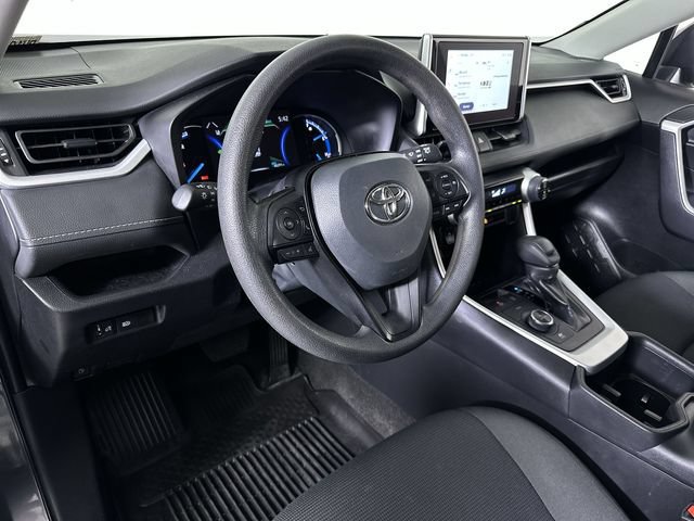 Used 2023 Toyota RAV4 LE AWD/4WD image 10