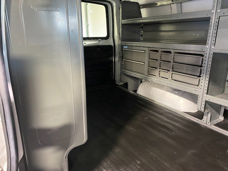 Used 2018 GMC Savana 3500 image 14