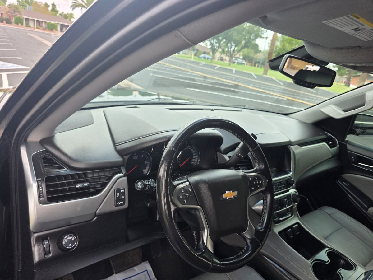 Used 2020 Chevrolet Suburban LT image 30