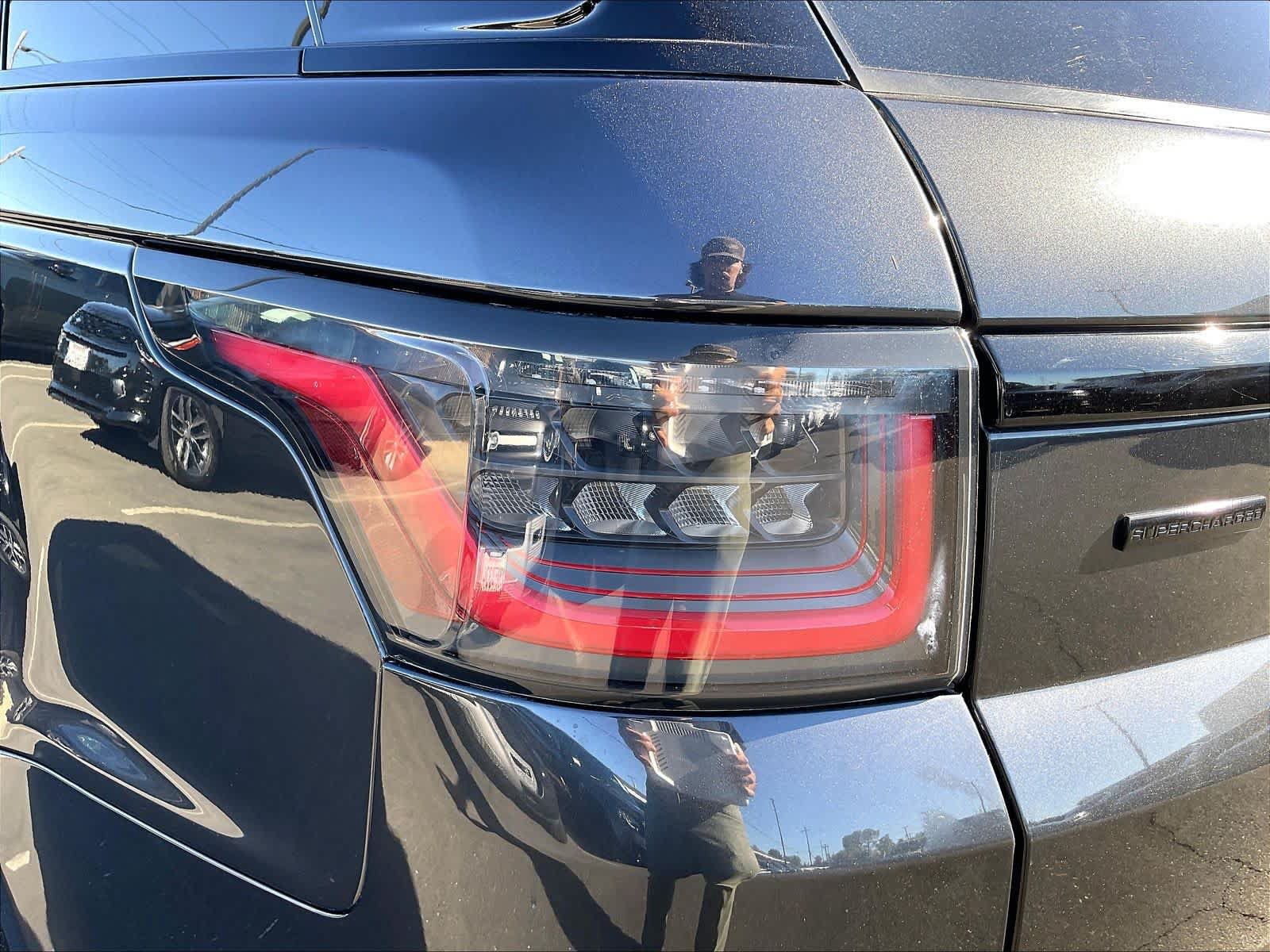 Used 2019 Land Rover Range Rover Sport Supercharged AWD/4WD image 32