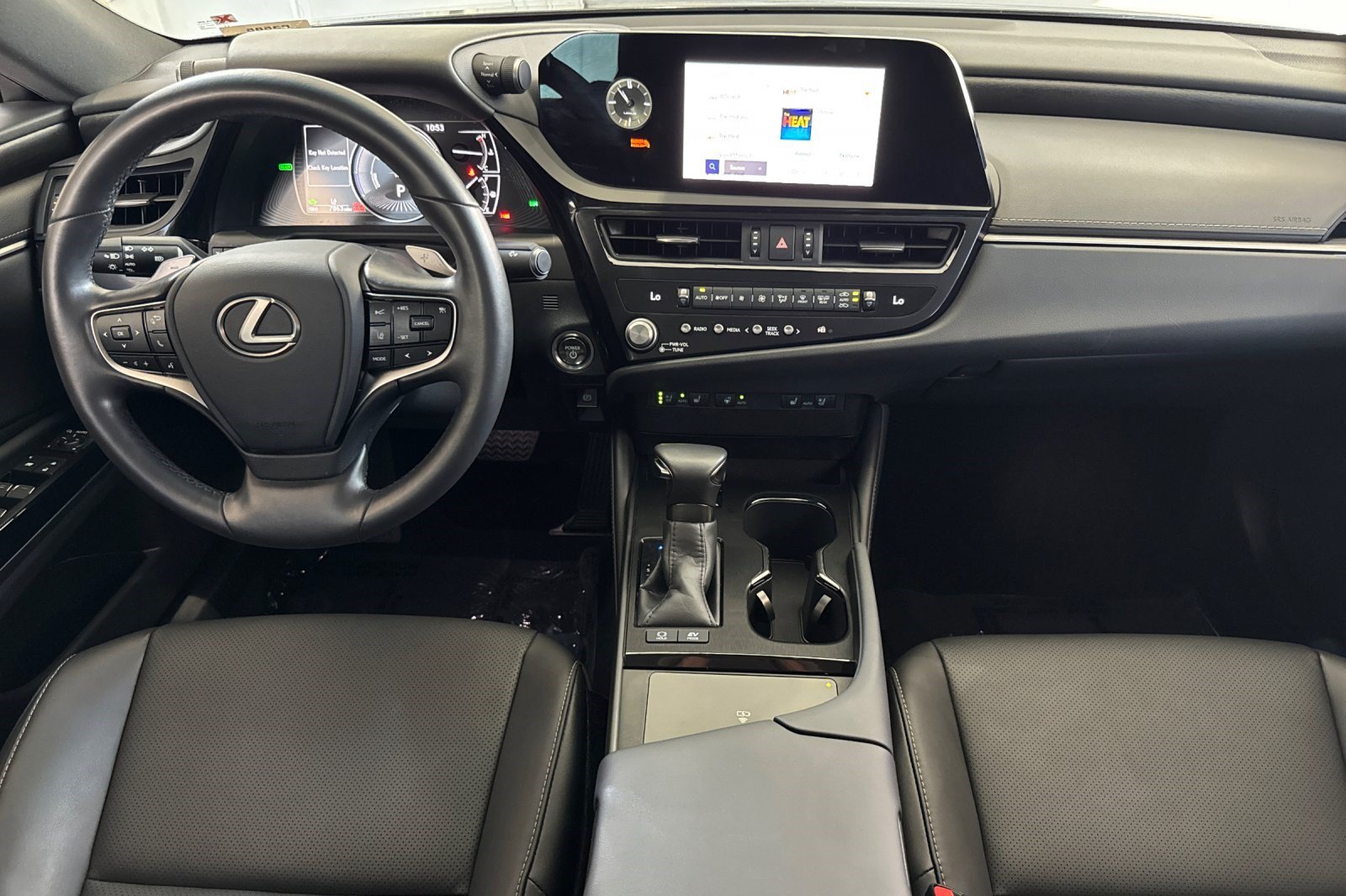 Certified 2025 Lexus ES 300h w/ Premium Package FWD image 17