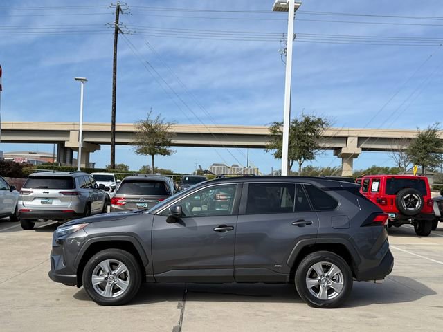 Used 2025 Toyota RAV4 LE image 7