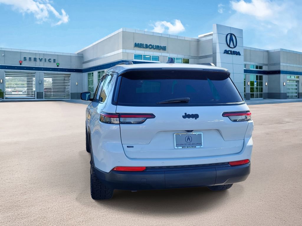 Used 2022 Jeep Grand Cherokee L Laredo image 4