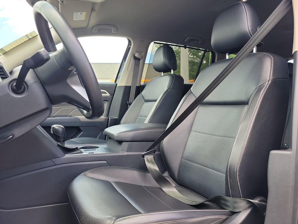 Used 2021 Volkswagen Atlas SE w/ Towing Package FWD image 17