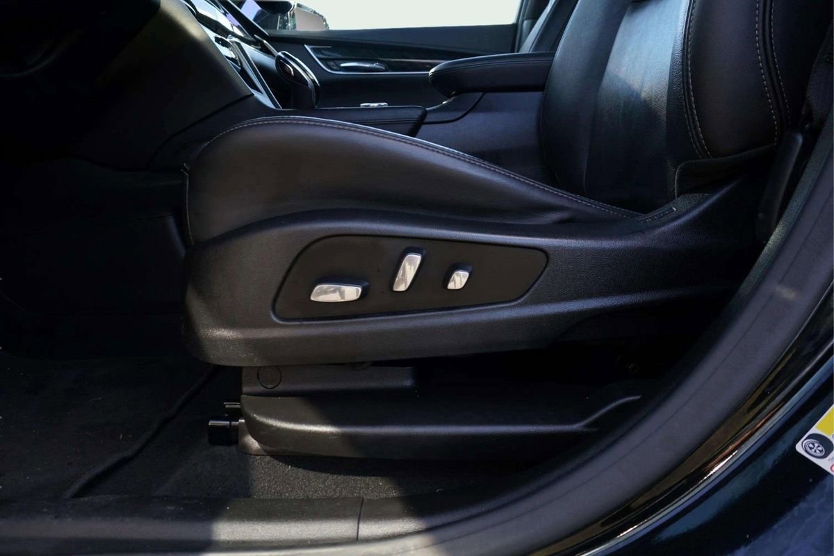 Used 2020 Cadillac XT6 Premium Luxury image 19