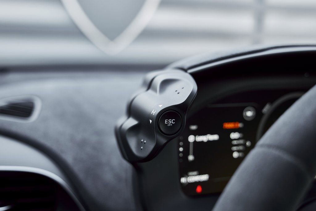 Used 2023 McLaren Artura image 59