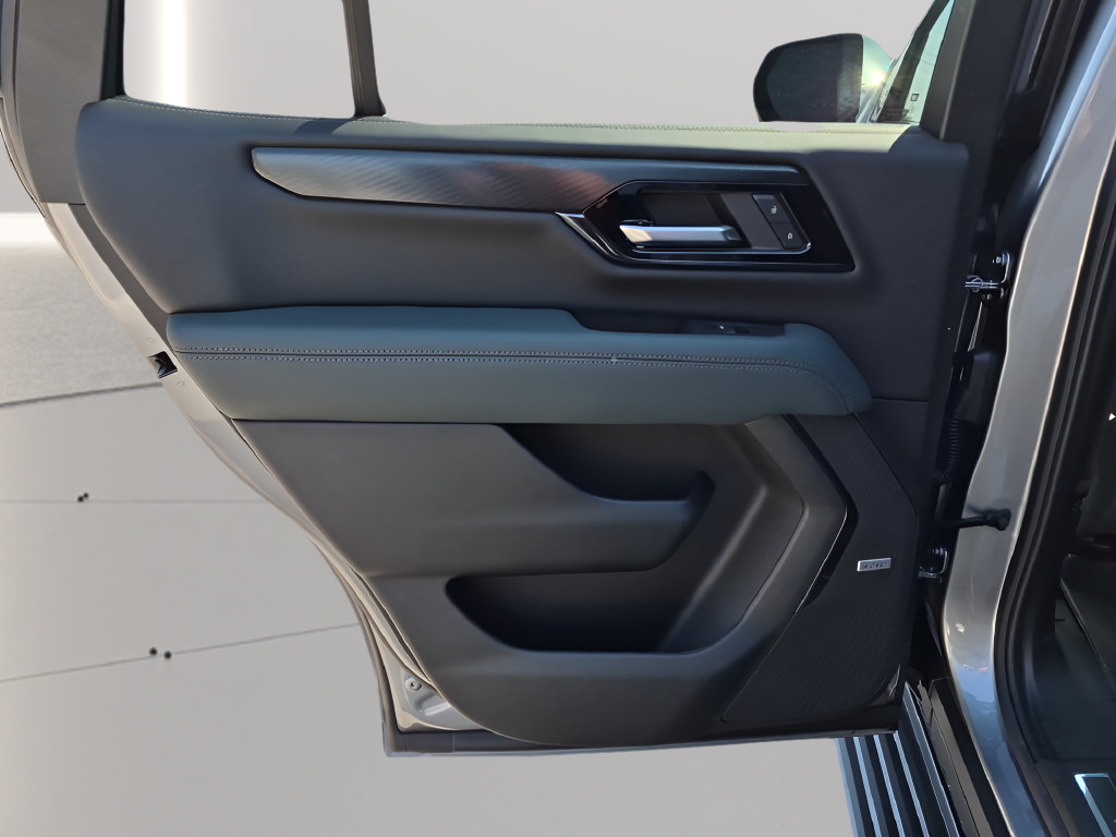 New 2026 GMC Yukon AT4 w/ AT4 Premium Plus Package AWD/4WD image 32