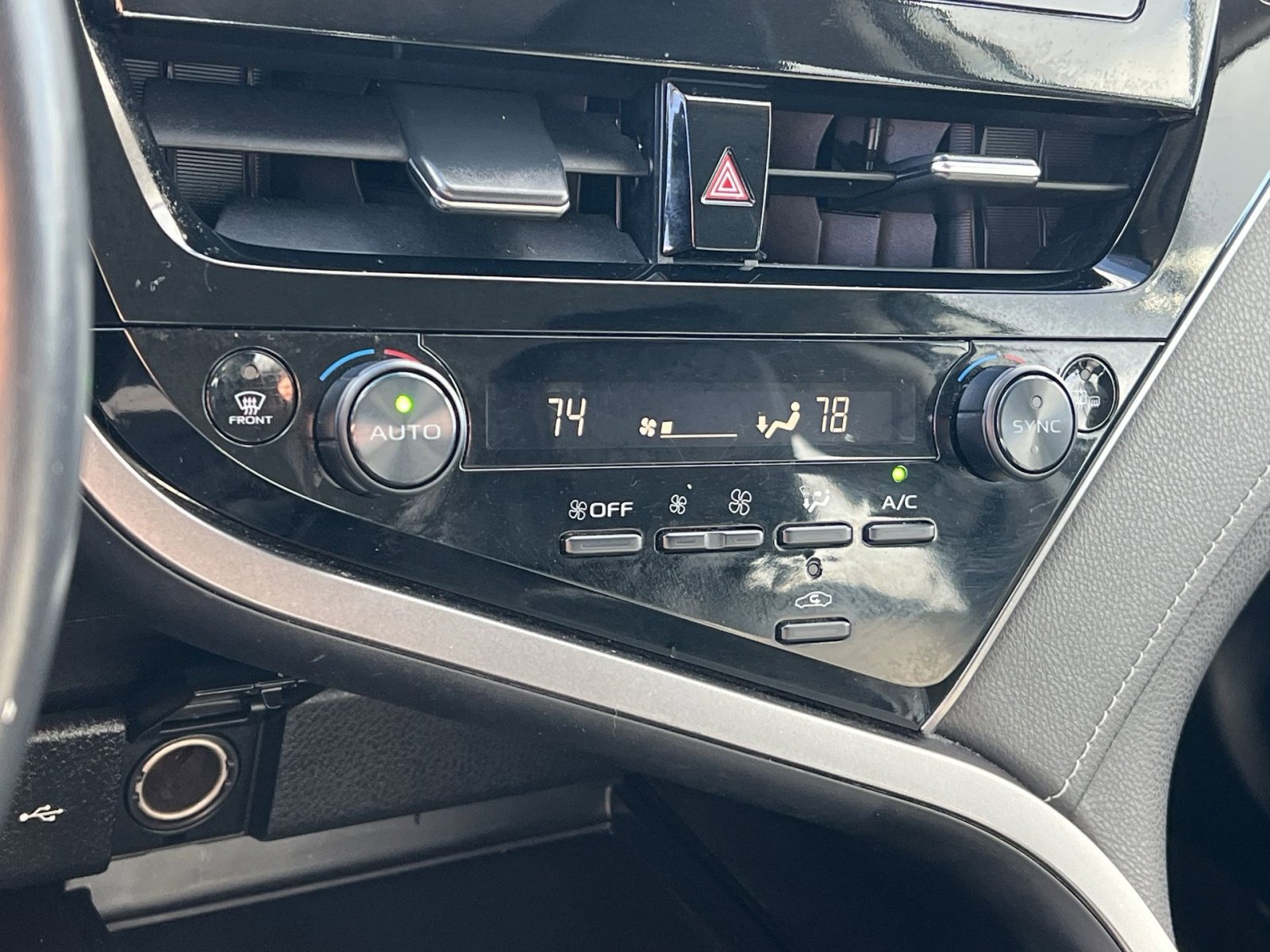 Used 2022 Toyota Camry SE image 20