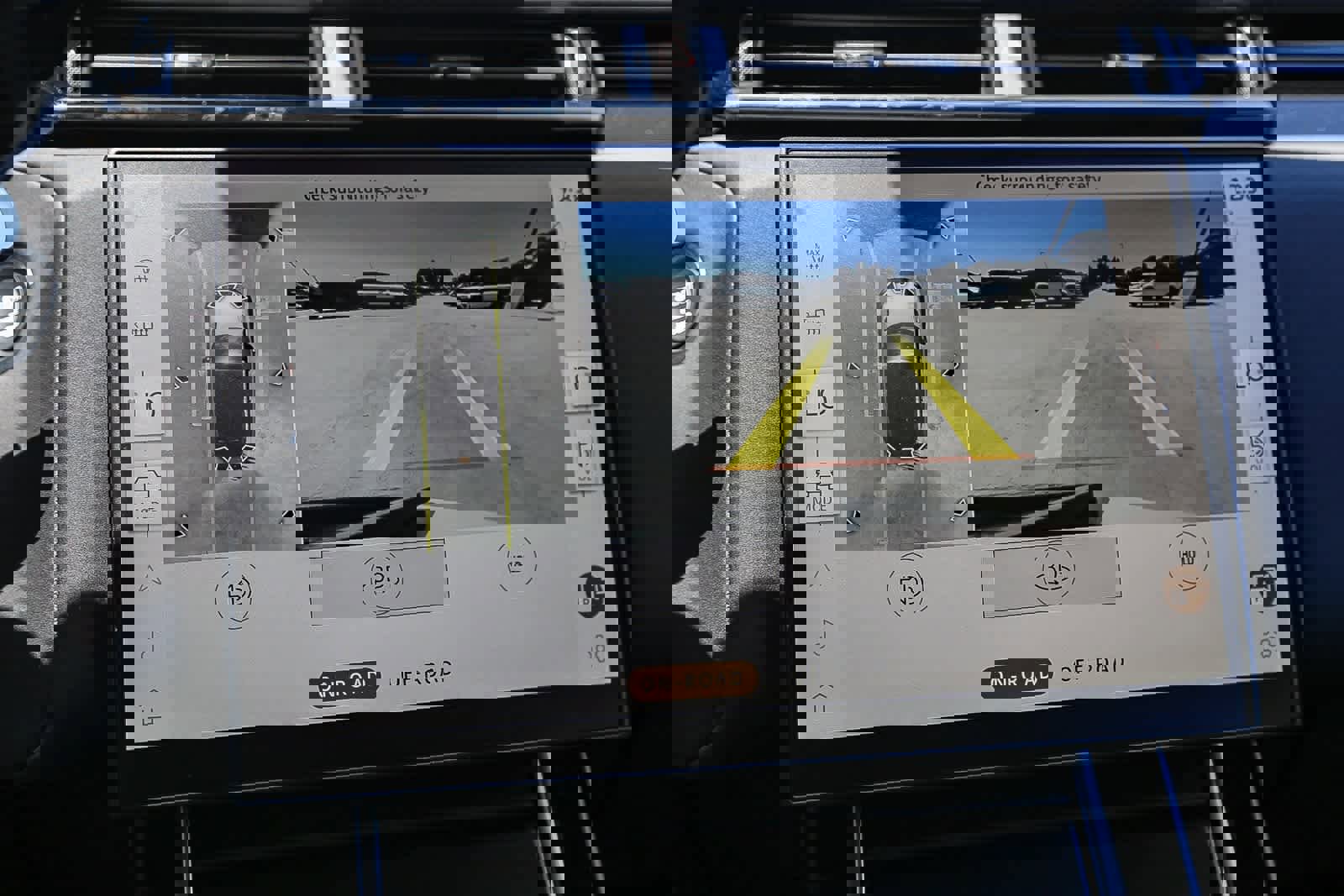 New 2026 Land Rover Range Rover Velar Dynamic SE image 21