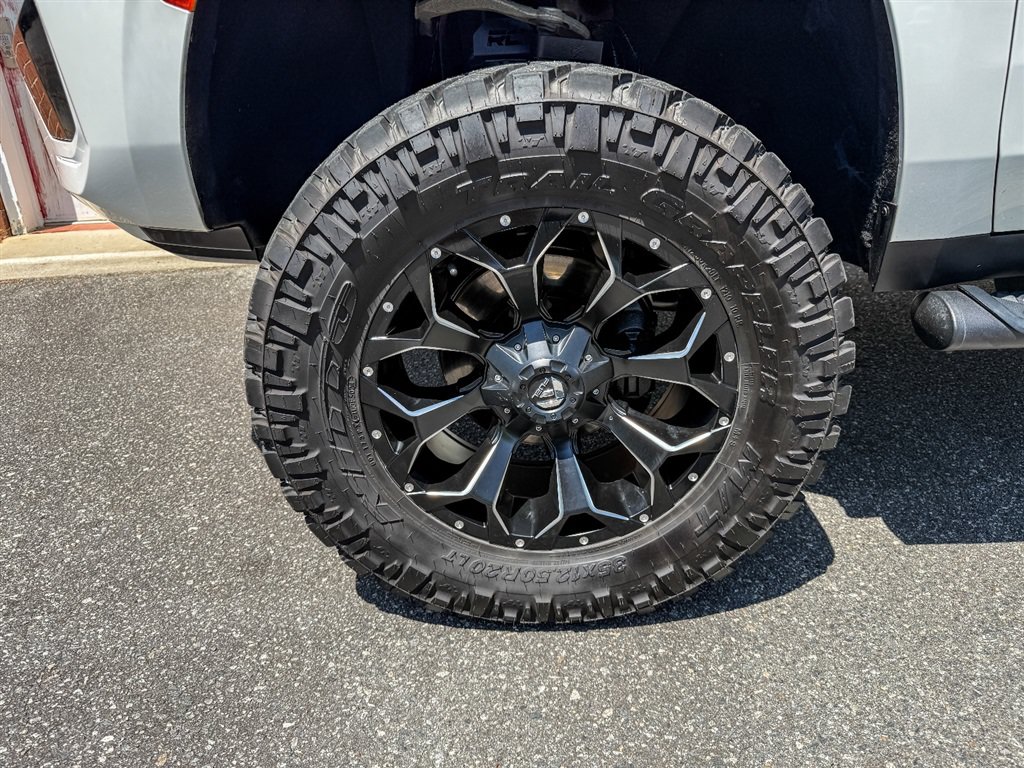 Used 2022 Chevrolet Tahoe Z71 w/ Luxury Package AWD/4WD image 14