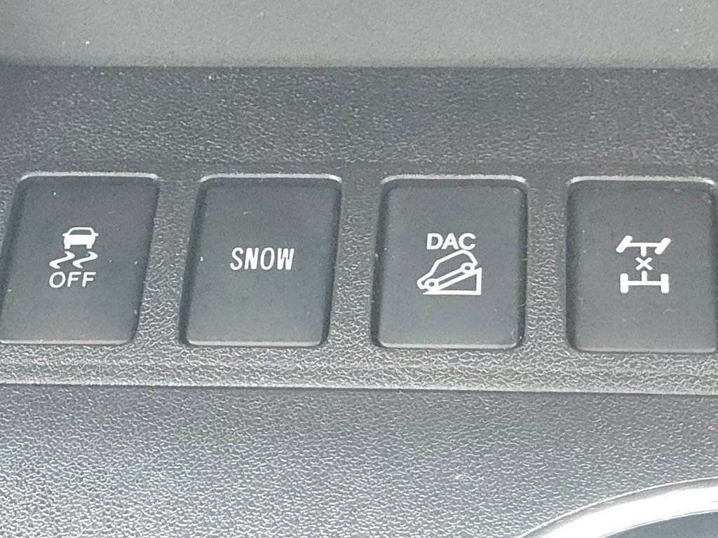 Used 2019 Toyota Highlander XLE AWD/4WD image 16