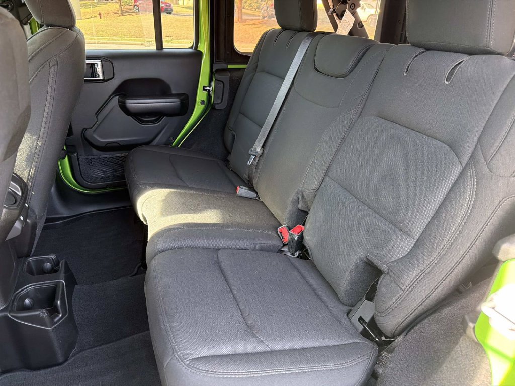 Used 2019 Jeep Wrangler Unlimited Sport S AWD/4WD image 18