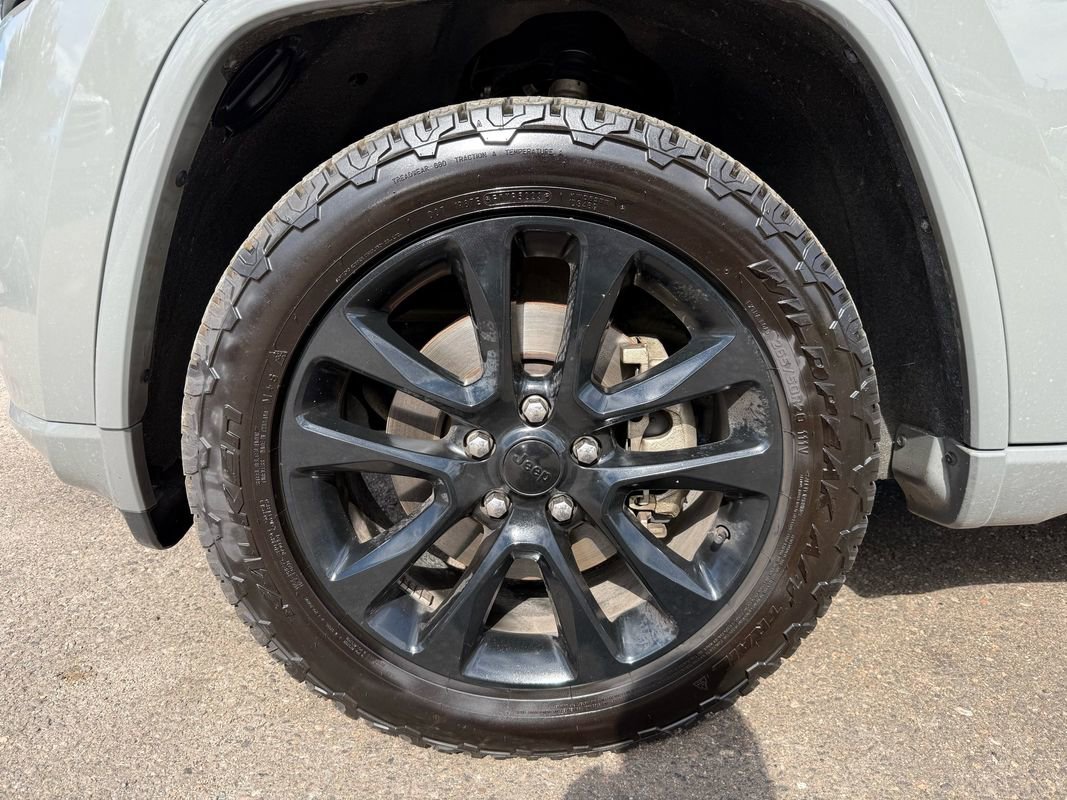 Used 2021 Jeep Grand Cherokee Laredo X image 9