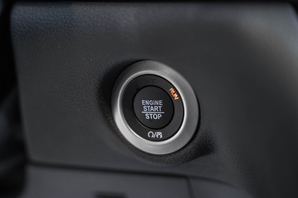 New 2026 Chrysler Pacifica Select image 24