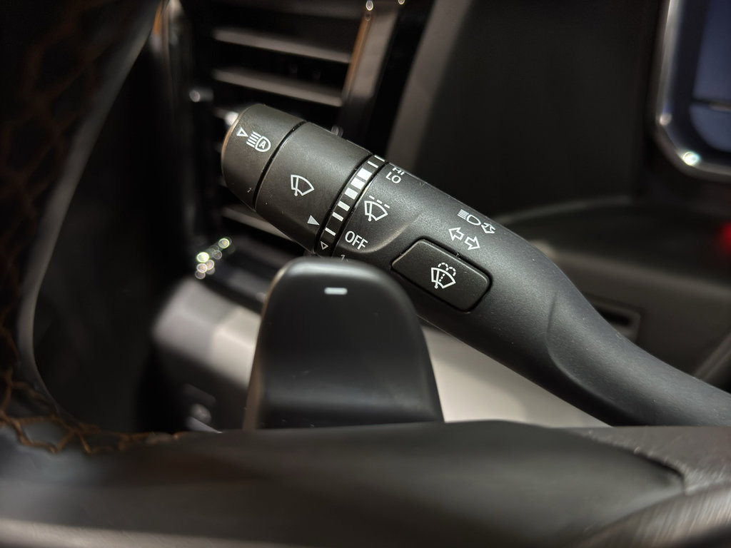 Used 2025 GMC Sierra 1500 AT4 w/ AT4 Premium Package image 28