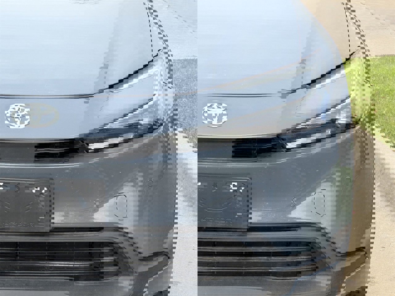 Used 2024 Toyota Prius LE image 9