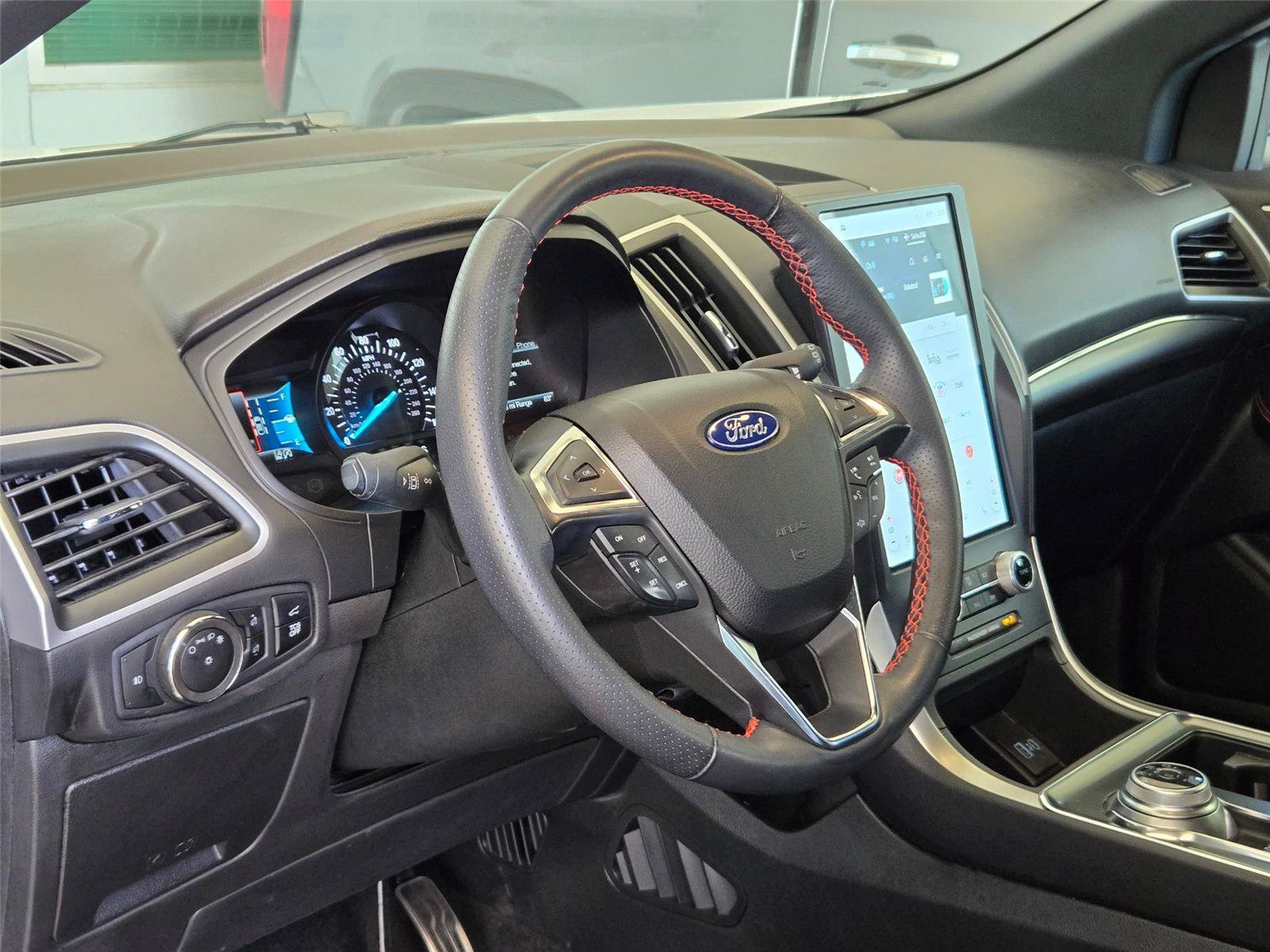 Used 2023 Ford Edge ST-Line AWD/4WD image 9
