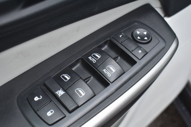 Used 2019 Jeep Cherokee Limited image 15