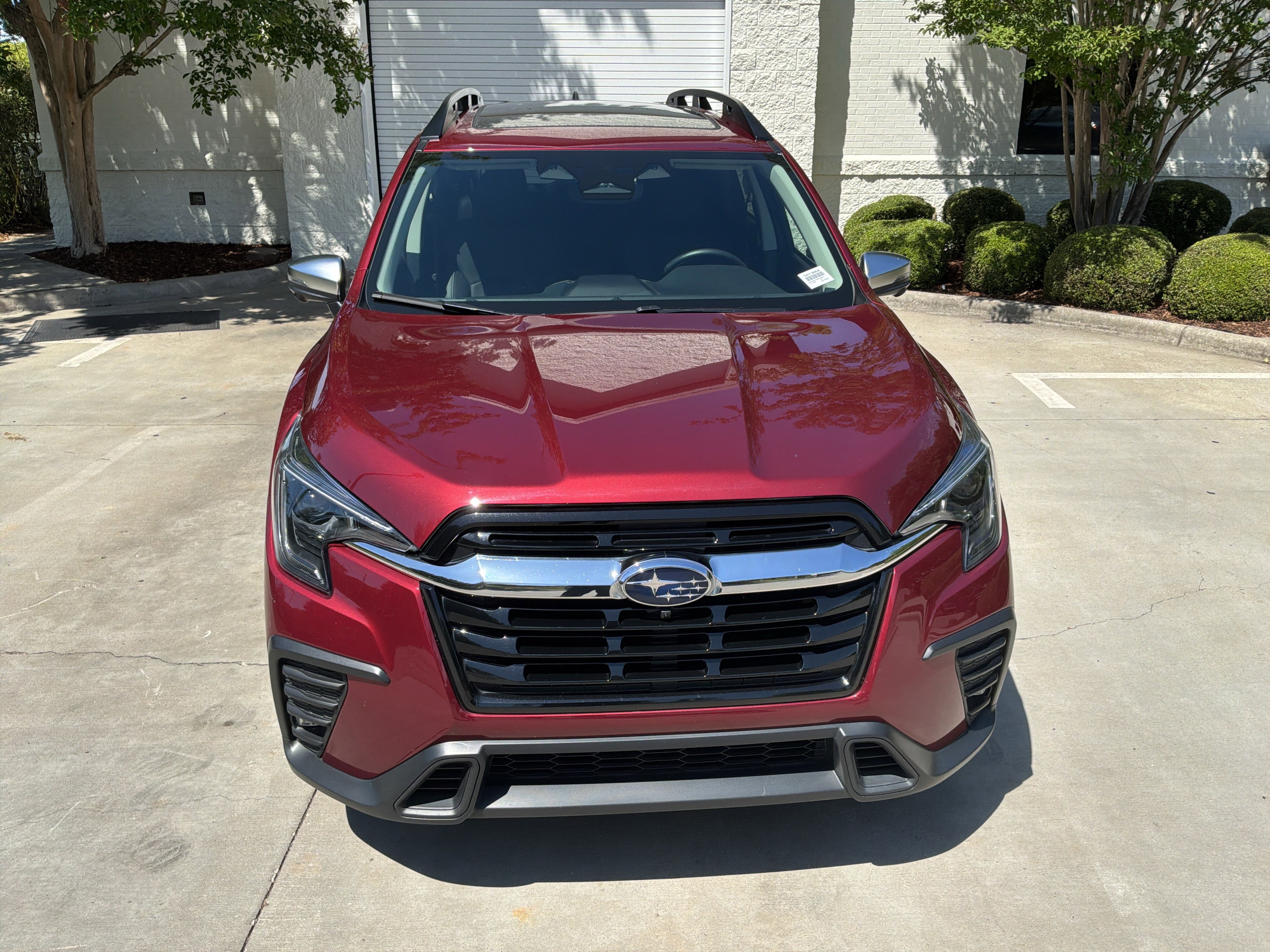 Used 2023 Subaru Ascent Limited w/ Technology Package AWD/4WD image 3