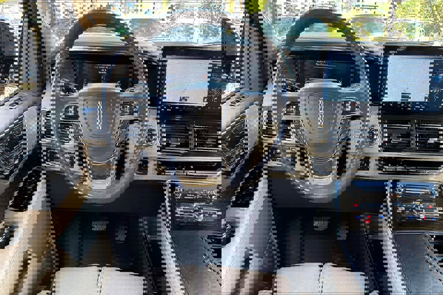 Used 2023 Lincoln Navigator Reserve image 5