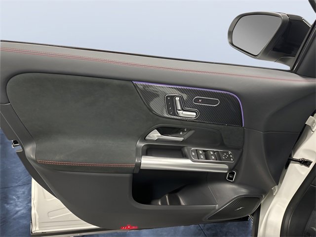 Used 2025 Mercedes-Benz GLA 250 4MATIC image 15