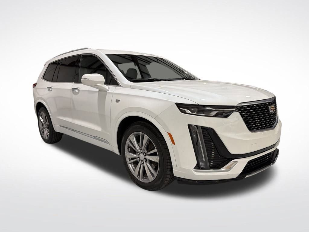 Used 2023 Cadillac XT6 Premium Luxury image 3
