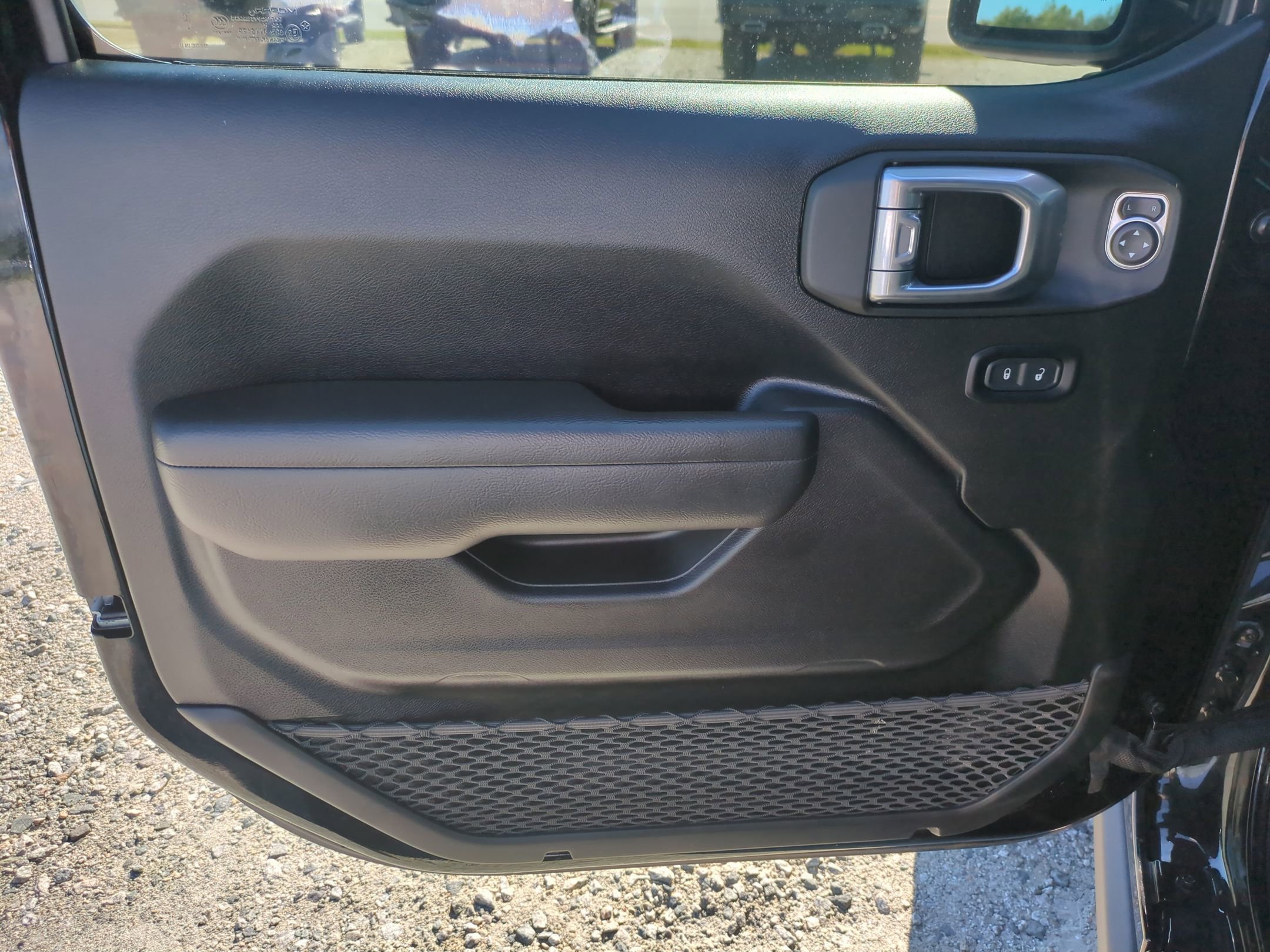 Used 2024 Jeep Wrangler Unlimited AWD/4WD image 14