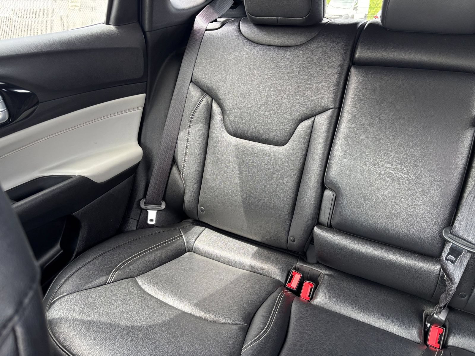 Used 2025 Jeep Compass Limited AWD/4WD image 39