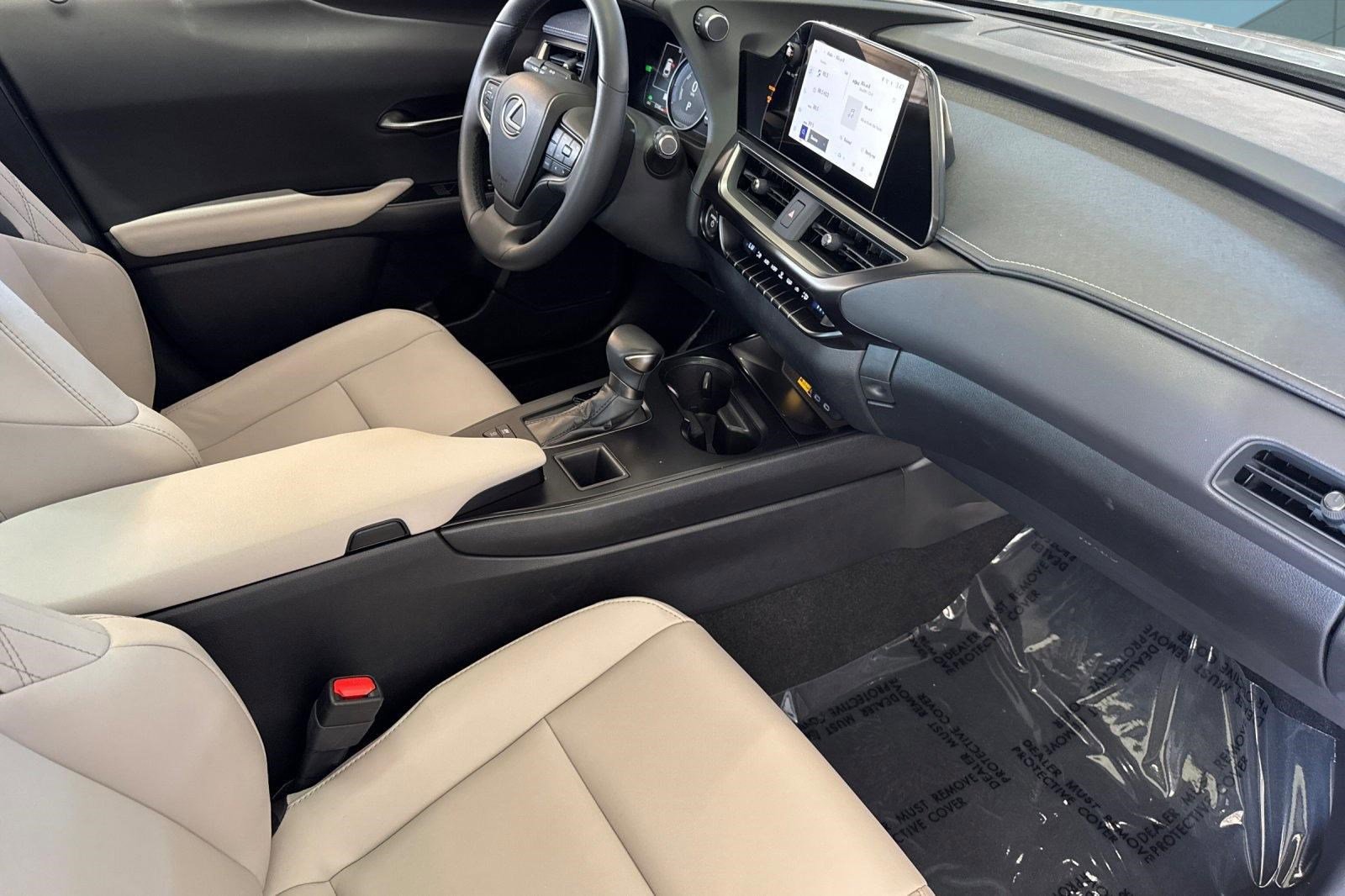 Used 2024 Lexus UX 250h FWD image 33