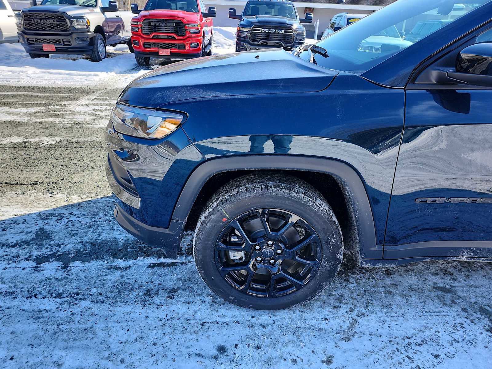 New 2026 Jeep Compass Latitude image 10