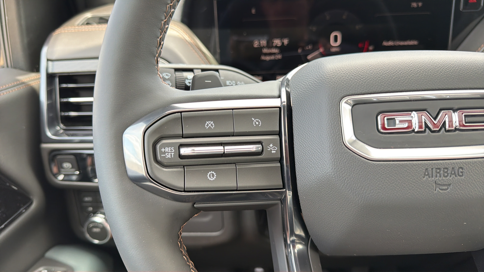 New 2026 GMC Yukon AT4 w/ LPO, Floor Liner Package AWD/4WD image 18
