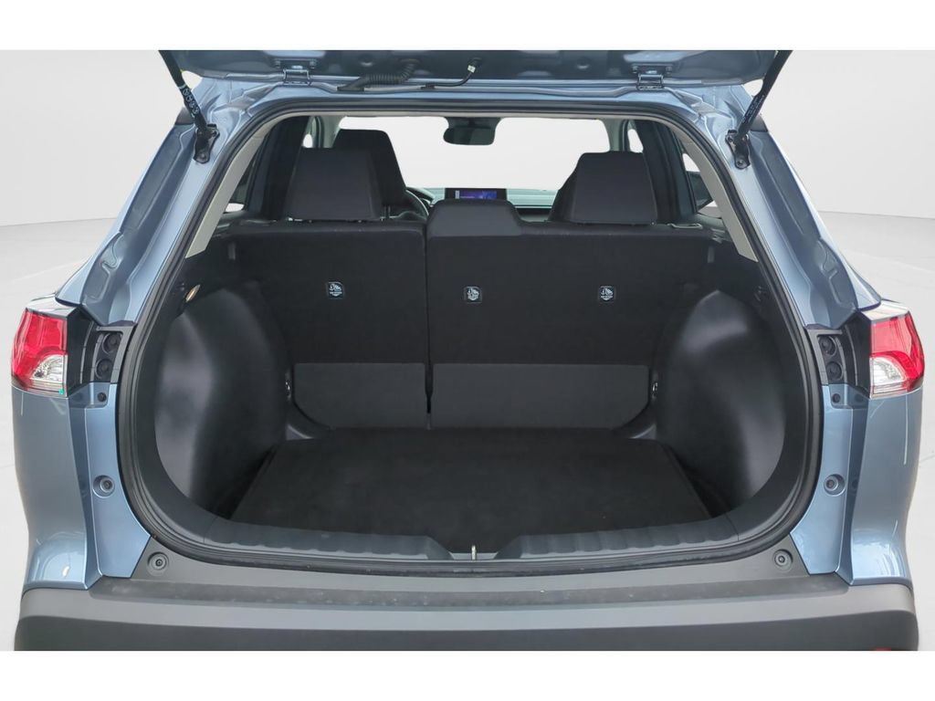 Used 2024 Toyota Corolla Cross LE FWD image 9