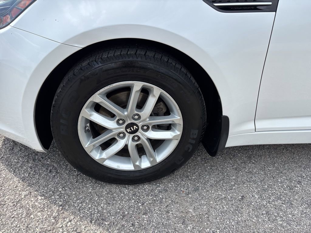 Used 2011 Kia Optima LX w/ Convenience Pkg image 12
