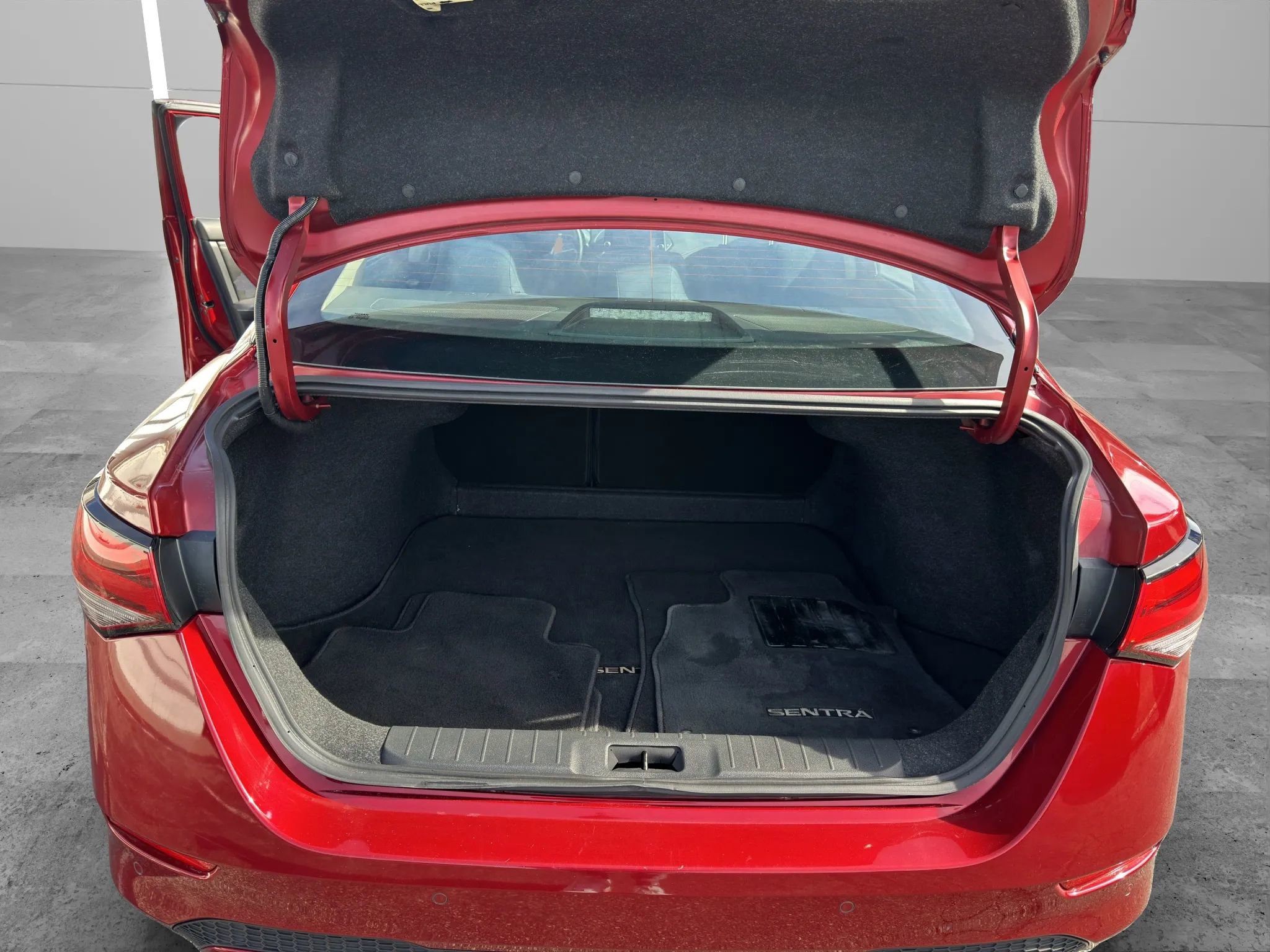 Used 2020 Nissan Sentra SV FWD image 10