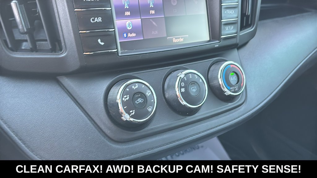 Used 2018 Toyota RAV4 LE AWD/4WD image 19