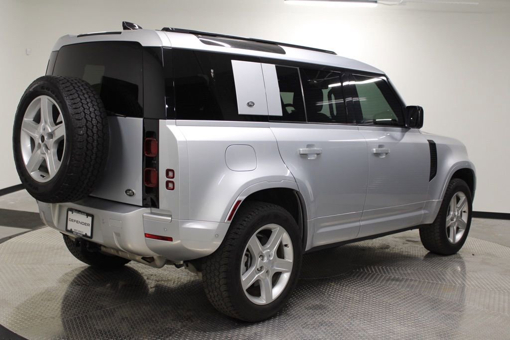 Used 2022 Land Rover Defender 110 XS Edition AWD/4WD image 7