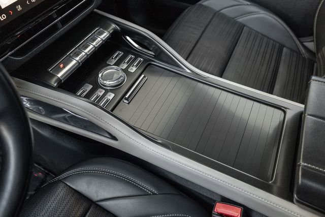 Used 2024 Lincoln Nautilus Reserve image 10