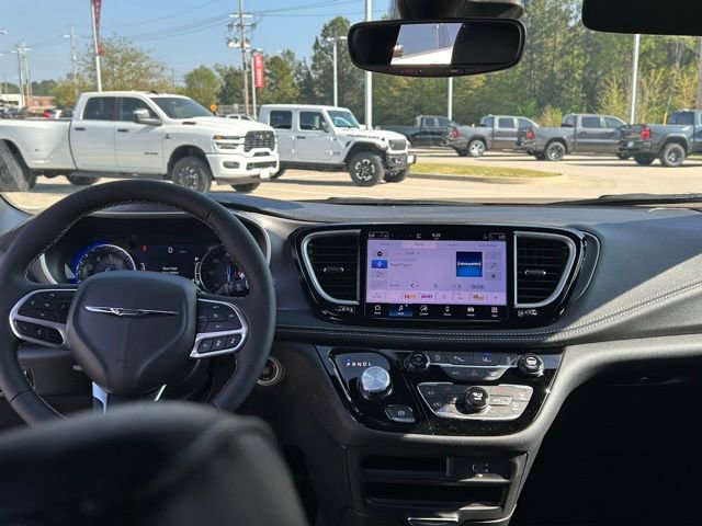 New 2026 Chrysler Pacifica Select FWD image 37