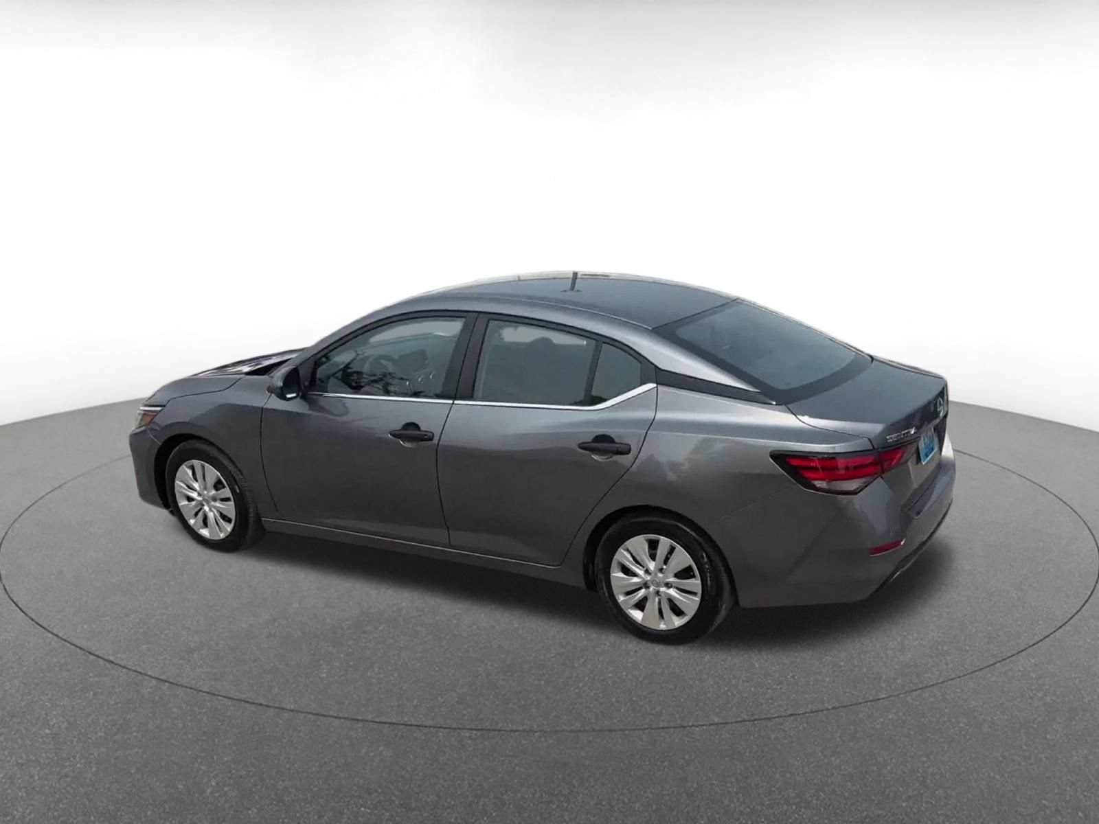 Used 2025 Nissan Sentra S FWD image 9