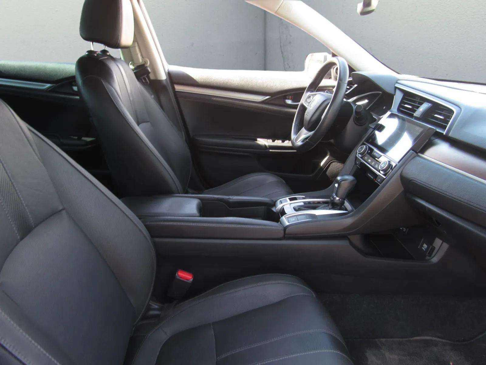 Certified 2017 Honda Civic Touring image 9