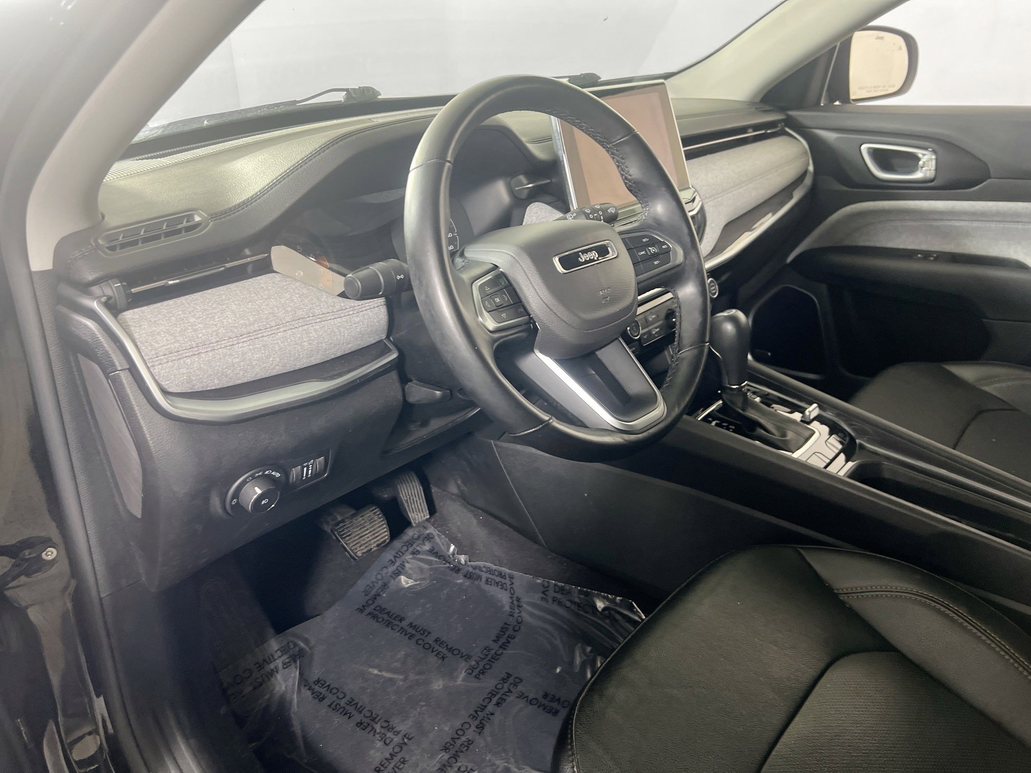 Used 2022 Jeep Compass Latitude w/ Sun and Sound Group image 9