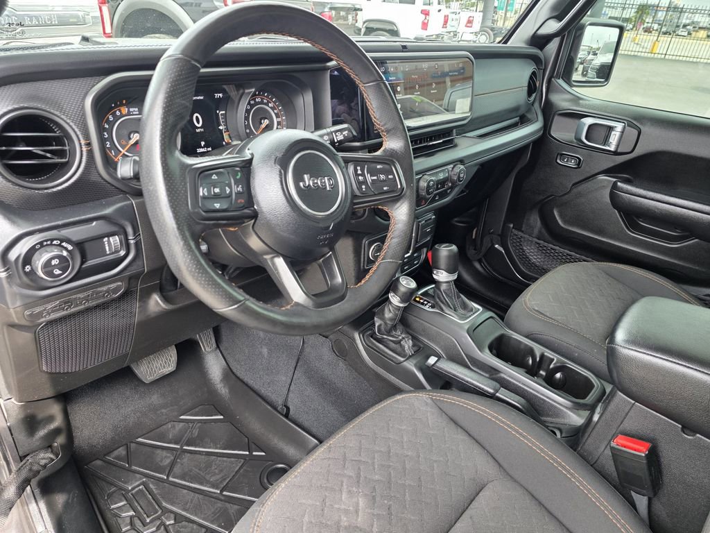 Used 2024 Jeep Gladiator Mojave w/ Convenience Group image 11