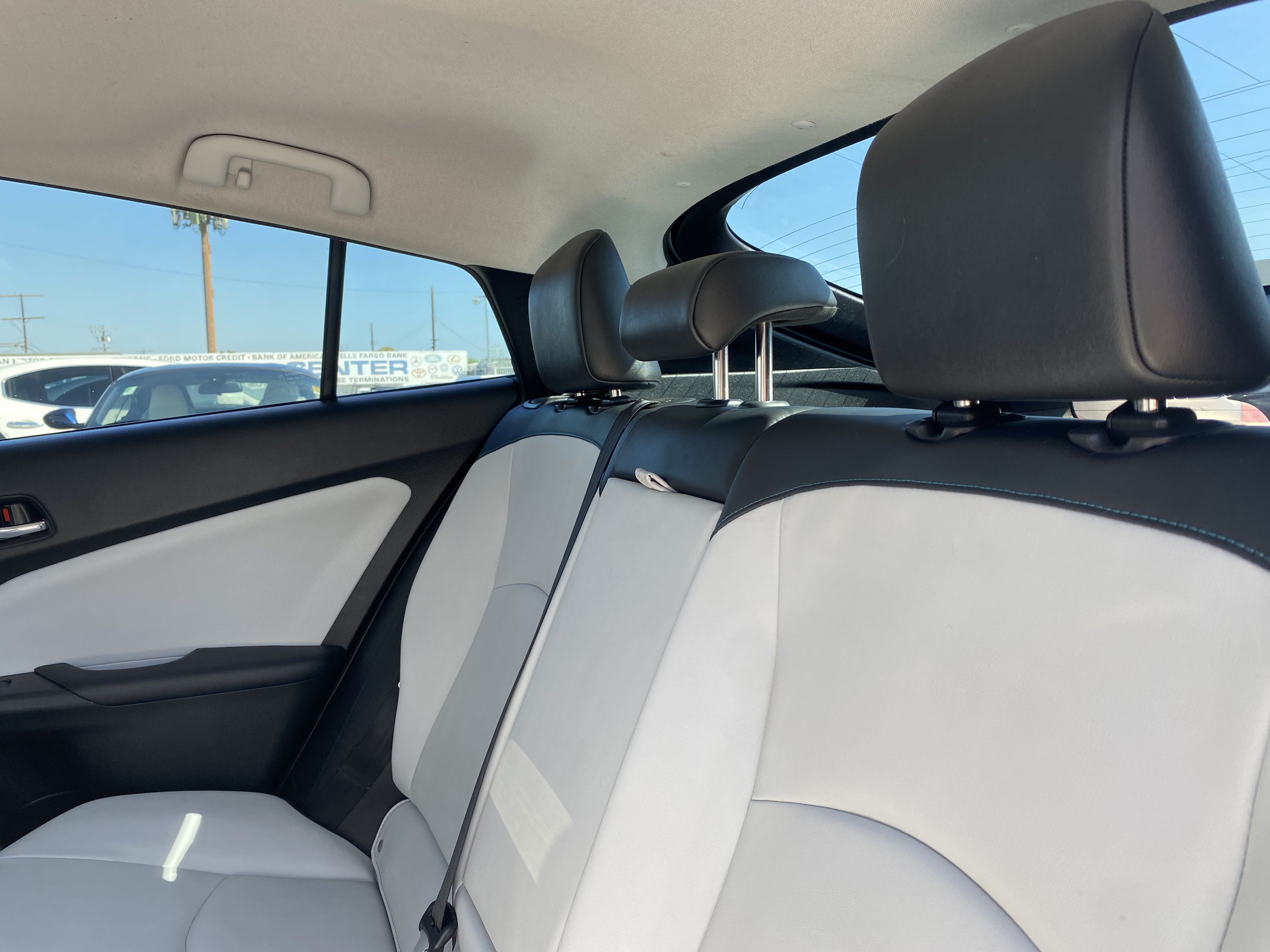 Used 2022 Toyota Prius XLE w/ Advanced Technology Package FWD image 21