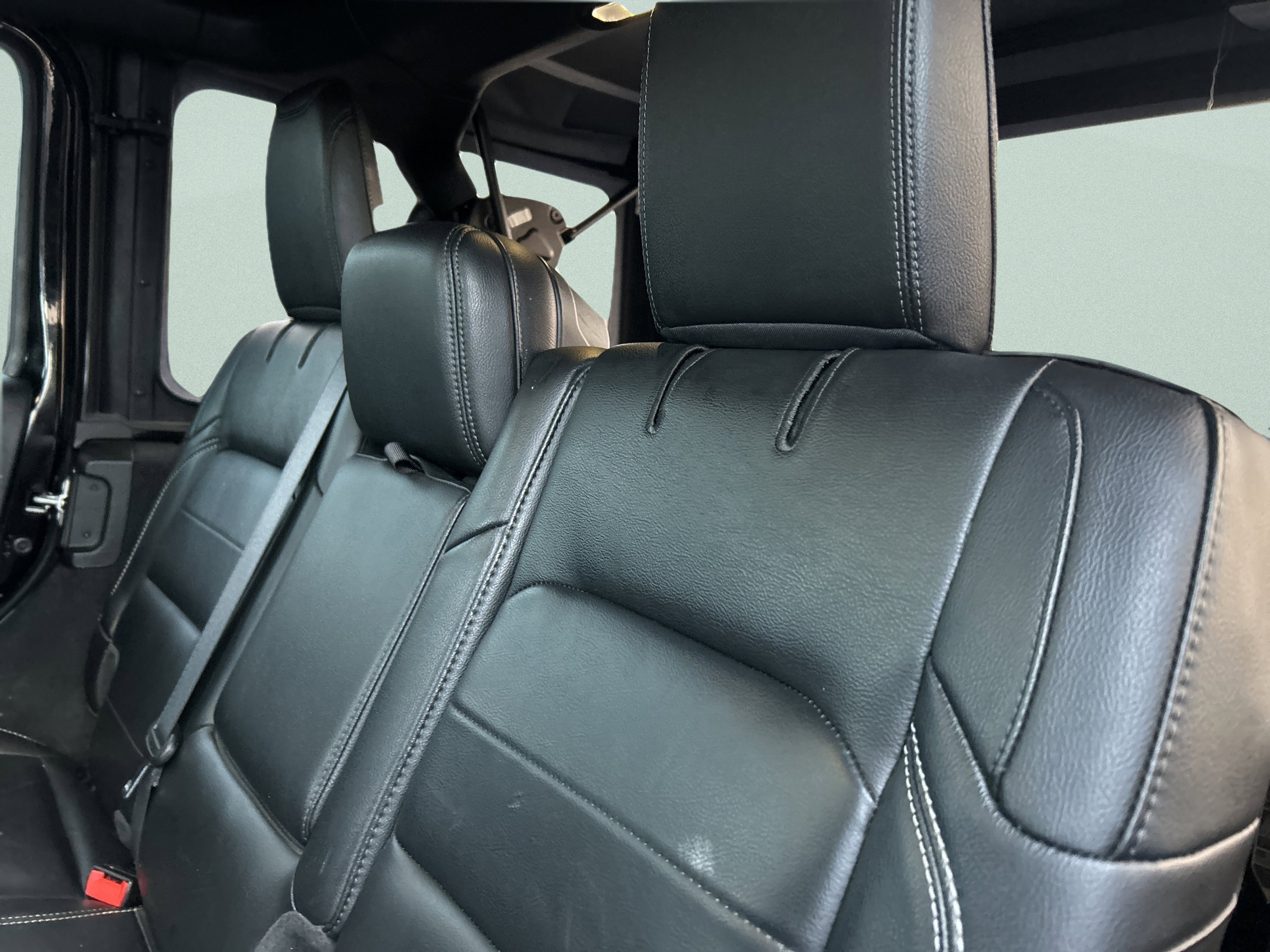 Used 2022 Jeep Wrangler Unlimited Sahara w/ LED Lighting Group image 29