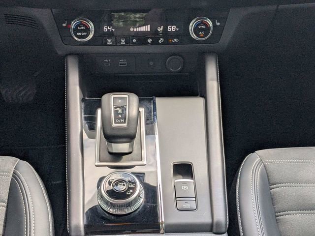Used 2024 Mitsubishi Outlander SE image 19
