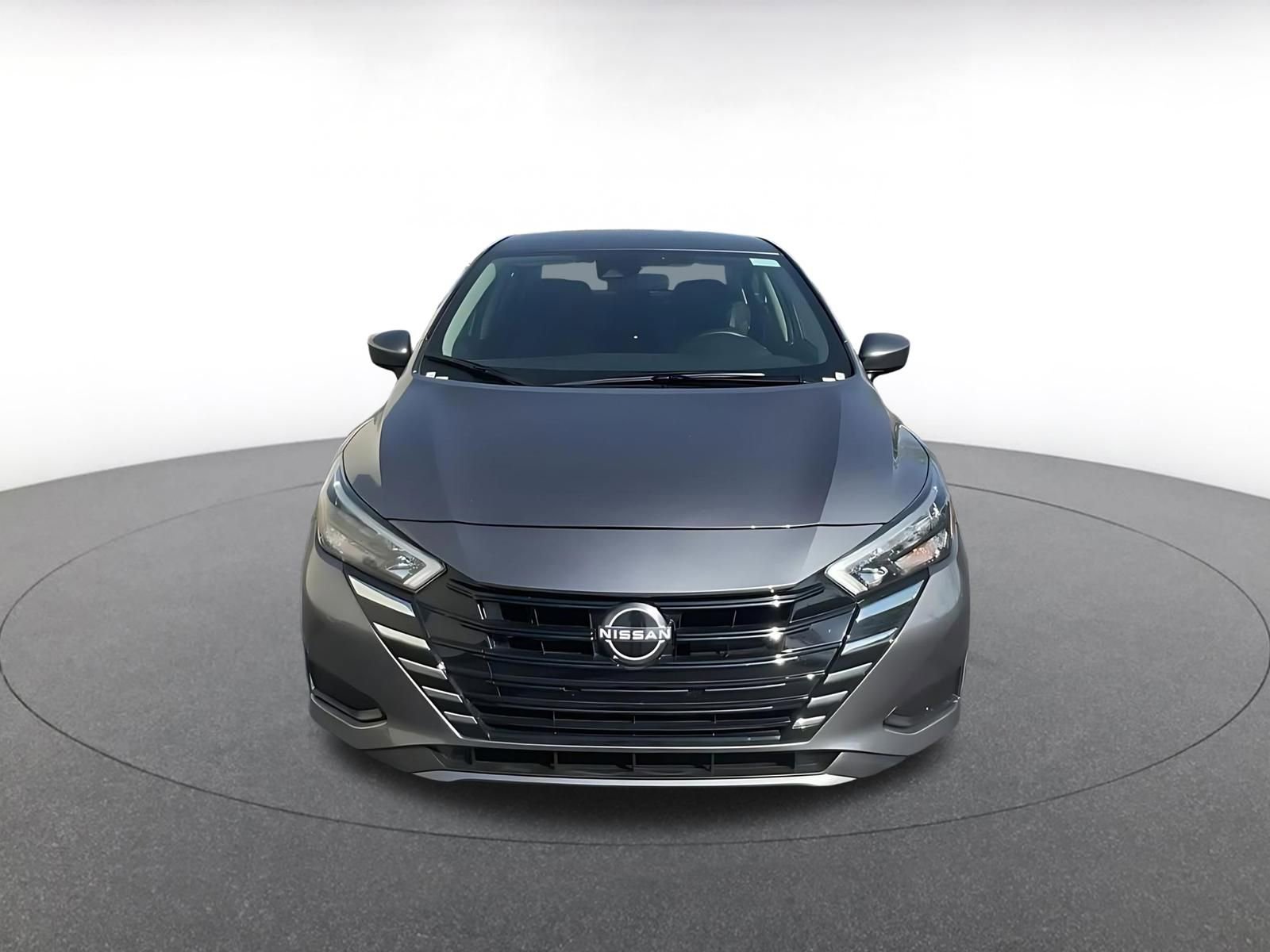 Used 2025 Nissan Versa SV image 4