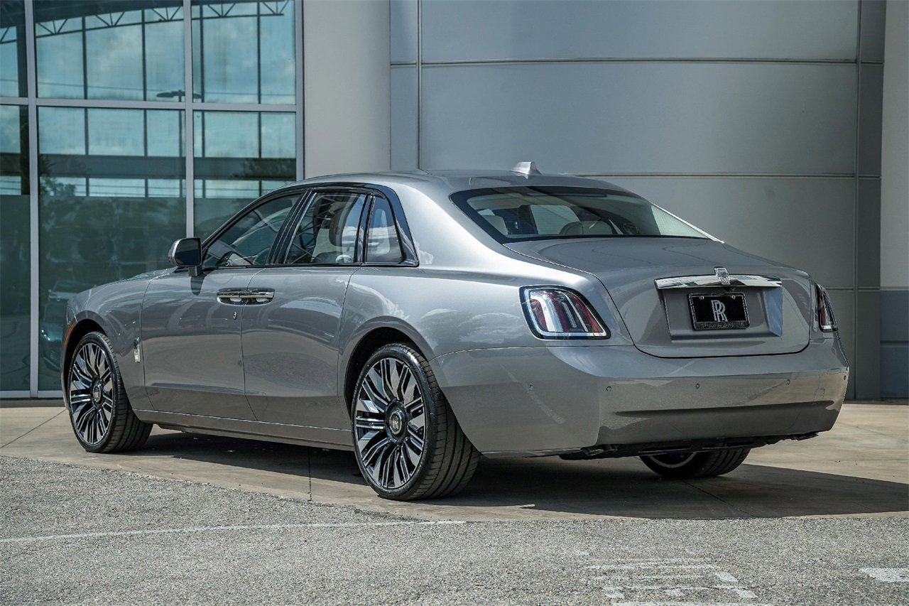 New 2025 Rolls-Royce Ghost image 11
