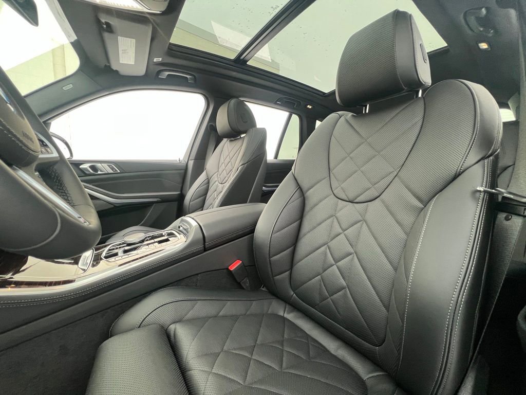 New 2026 BMW X5 xDrive50e w/ M Sport Package image 5