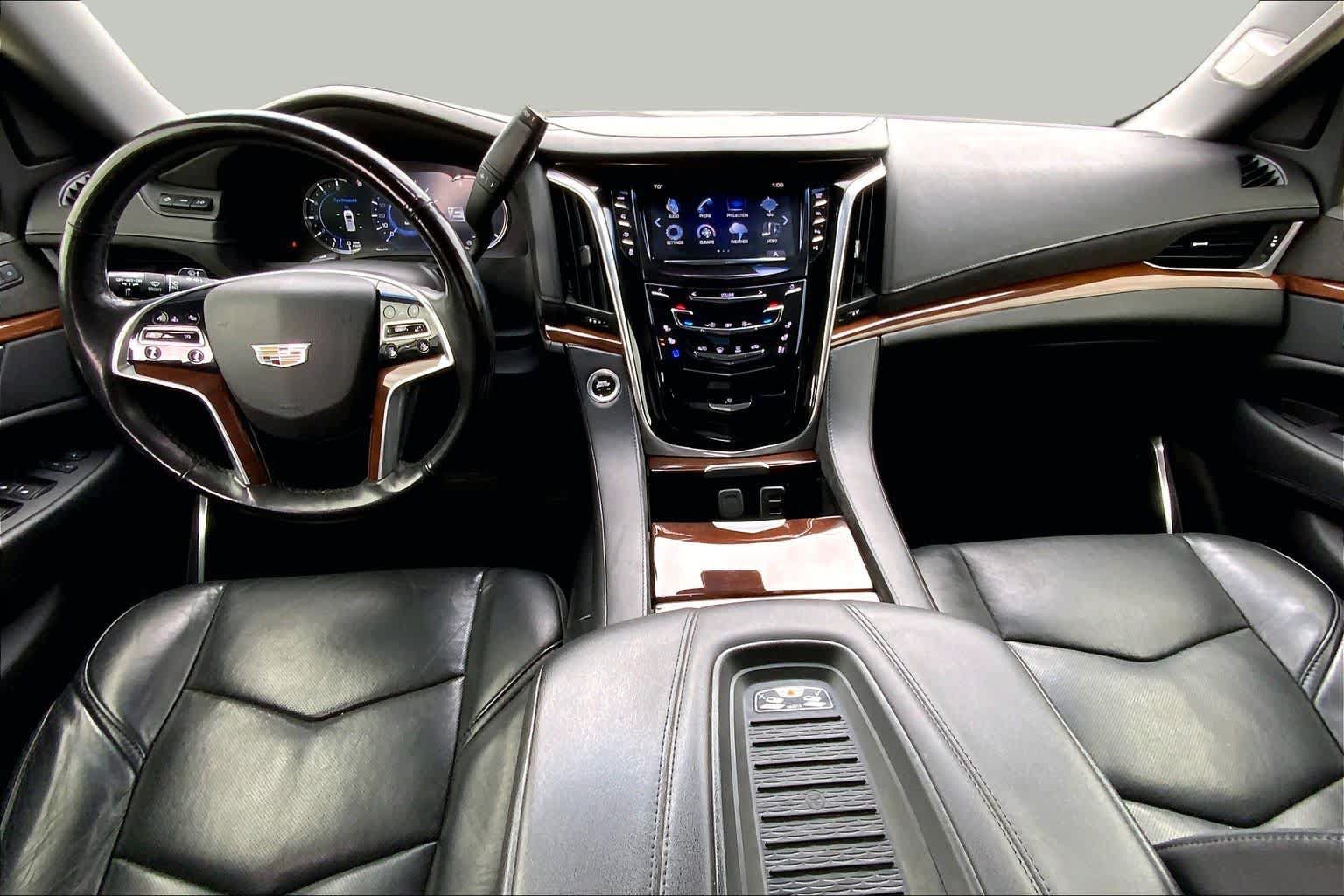 Used 2019 Cadillac Escalade Luxury AWD/4WD image 14