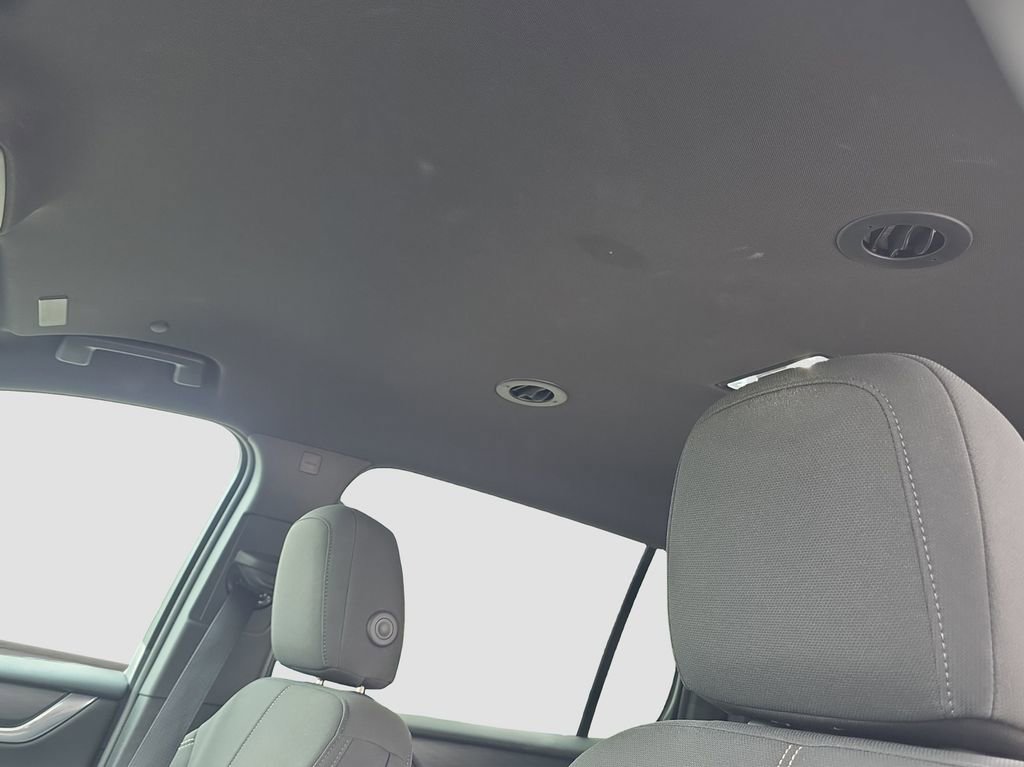 Used 2025 GMC Acadia Elevation image 8